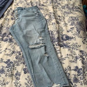 Mom “destroyed” jeans
